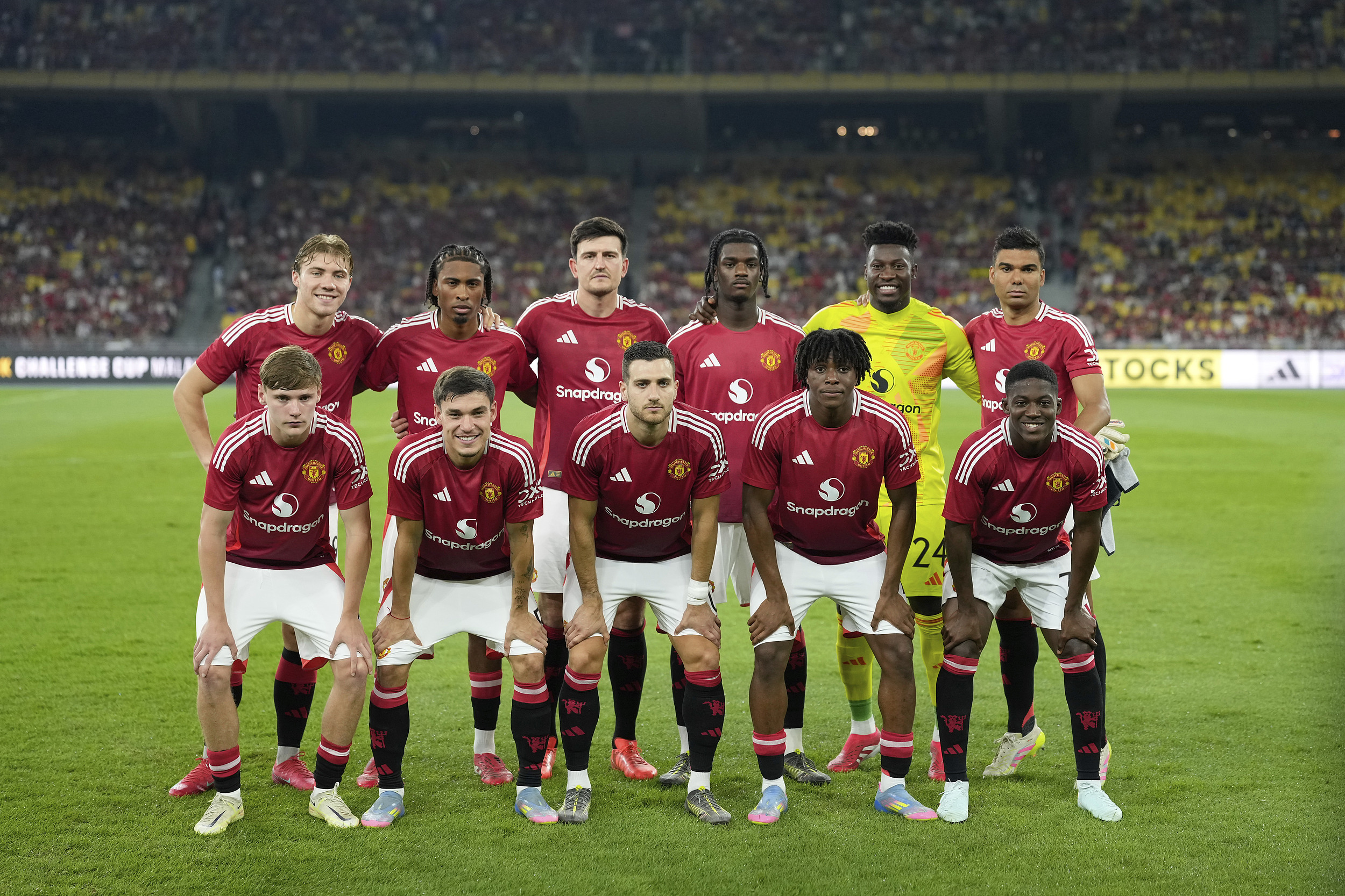 AYX SPORTS在线登录曼联训练开放日，今夜状态回暖引欢呼，欧冠在即，控场能力受关注的简单介绍