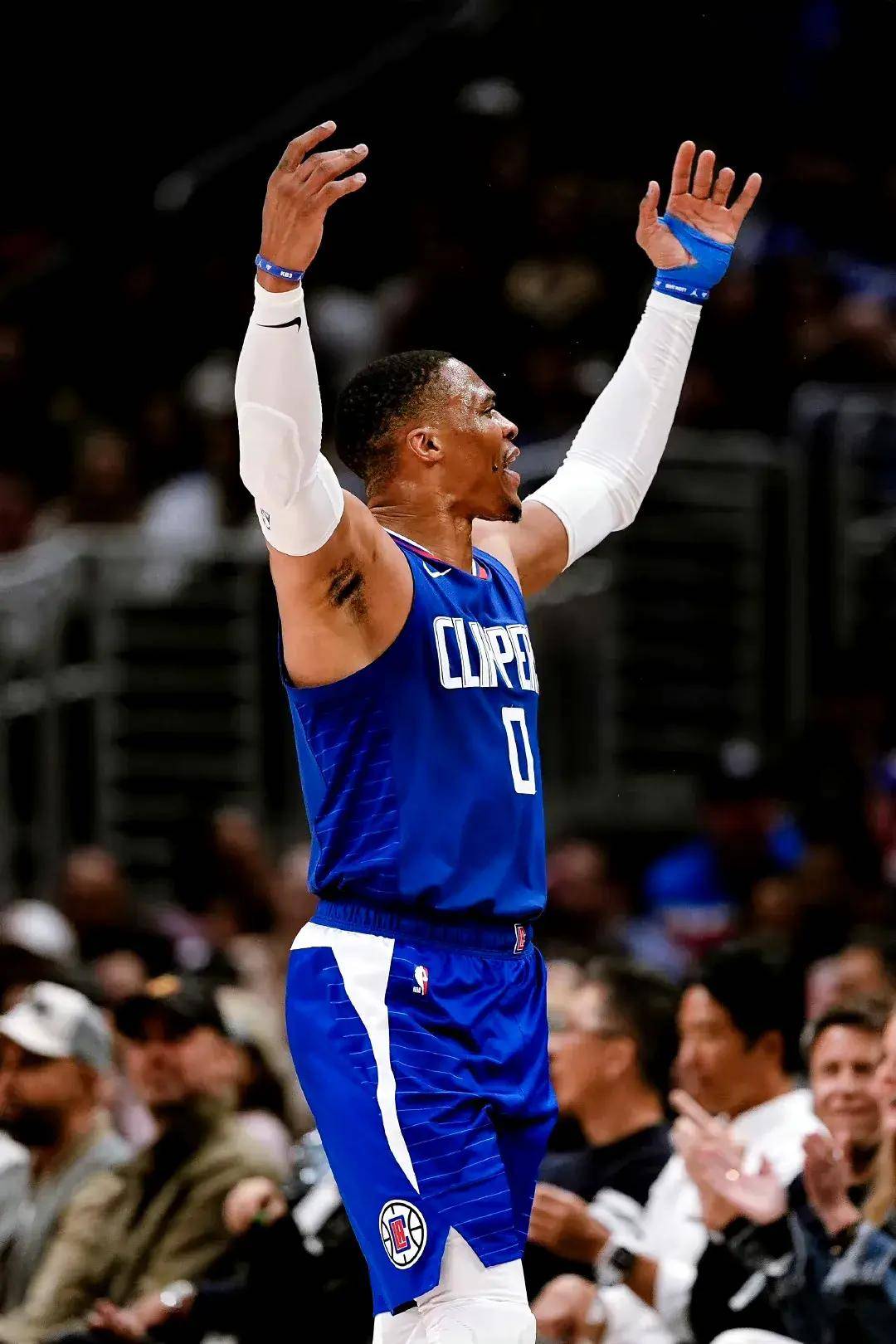 爱游戏注册登录入口NBA常规赛今夜再迎强敌，瓦伦西亚官宣签约，主帅态度——质疑声仍在，球队文化再被提及的简单介绍